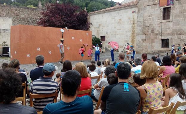 Las artes escénicas ofrecen una nueva visión de los monasterios de San Millán