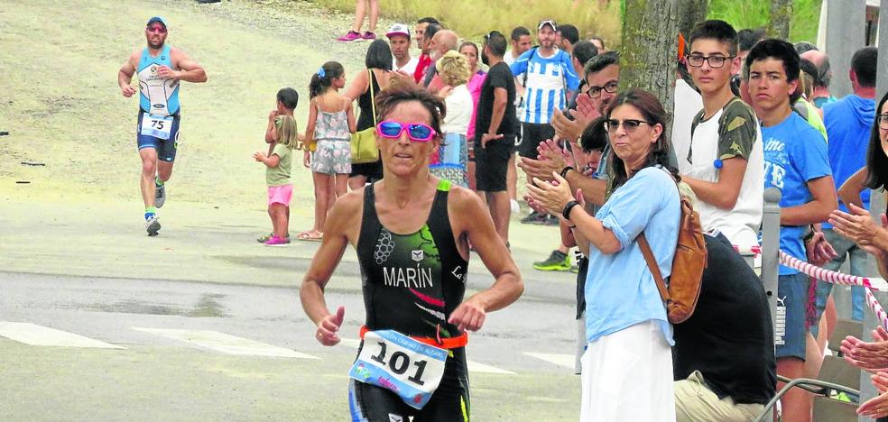 Los riojanos Pérez y Marín ganan el Triatlón de Alfaro