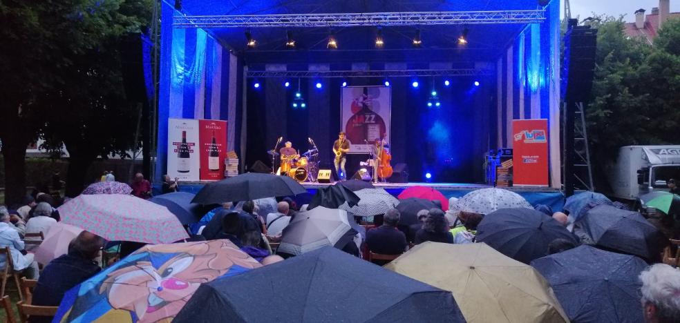 La lluvia no aguó el jazz en Ezcaray