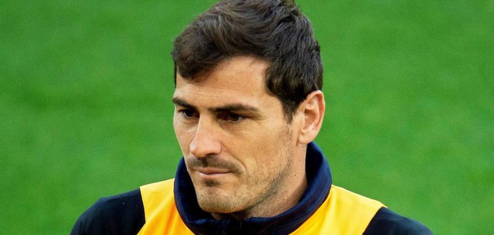 Iker Casillas cambia la portería por los despachos del Oporto