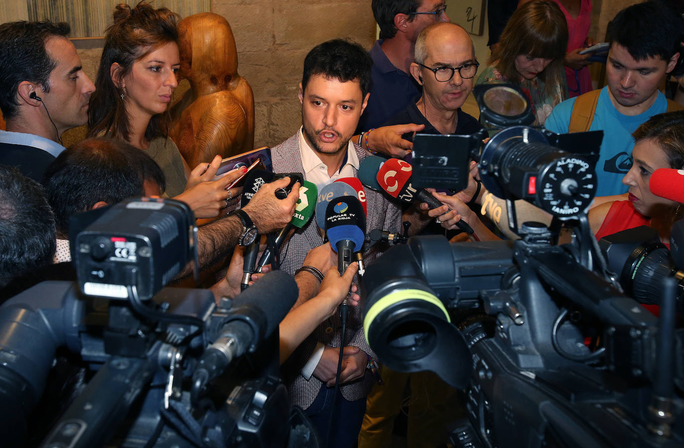 Primera sesión del debate de investidura de Concha Andreu