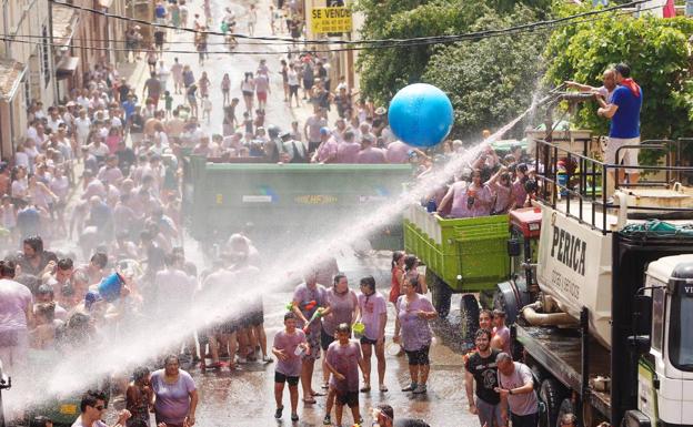 San Asensio se empapa de clarete