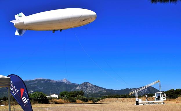 Grecia vigilará con un zepelín a los migrantes que quieran llegar a sus islas