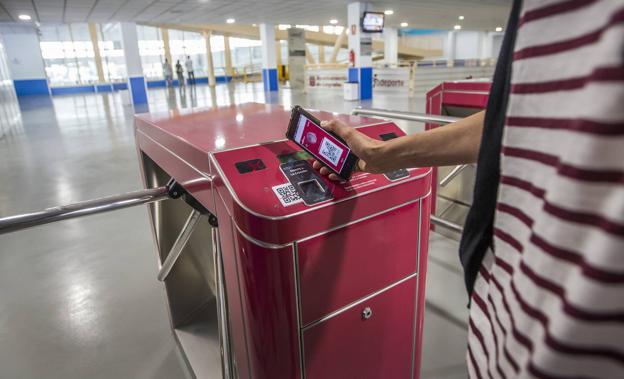 El polideportivo de Lobete, cerrado en agosto