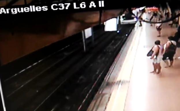 Detenido en Madrid por empujar a las vías del metro a un joven justo cuando pasaba el convoy