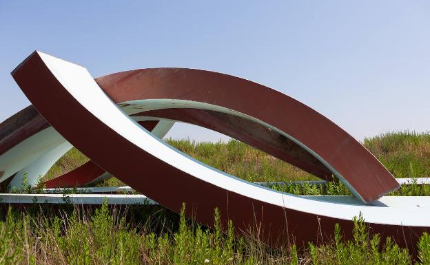 El Ayuntamiento reconoce su error con la escultura de Vara de Rey y asegura que ya se están buscando soluciones