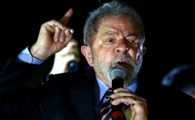 La corte suprema de Brasil suspende el traslado de cárcel de Lula hasta analizar su caso