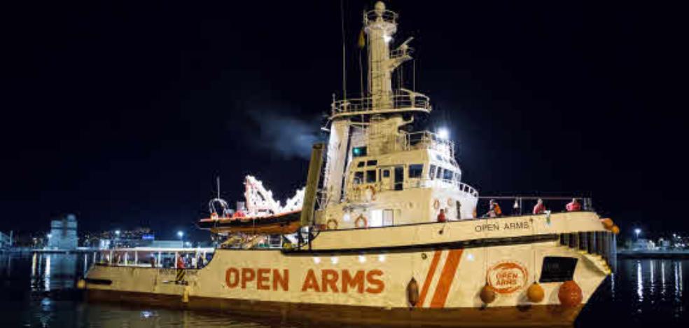 El 'Open Arms' no descarta poner rumbo a Italia pese a las amenazas de Salvini