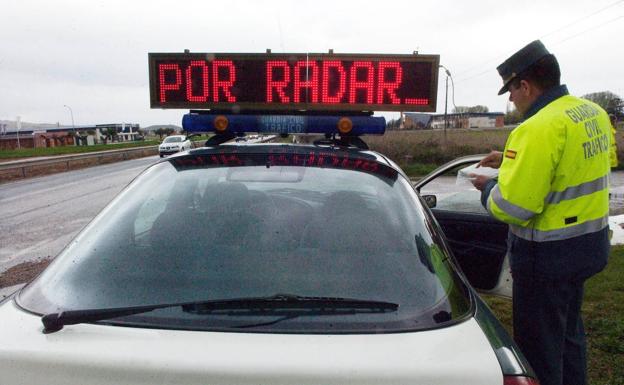 Tráfico pone en marcha una campaña de control de velocidad en las carreteras riojanas