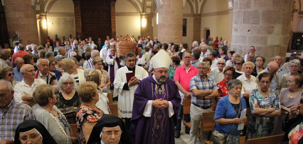 Arnedo despide con agradecimiento a su cura, a don Luis María Cuevas