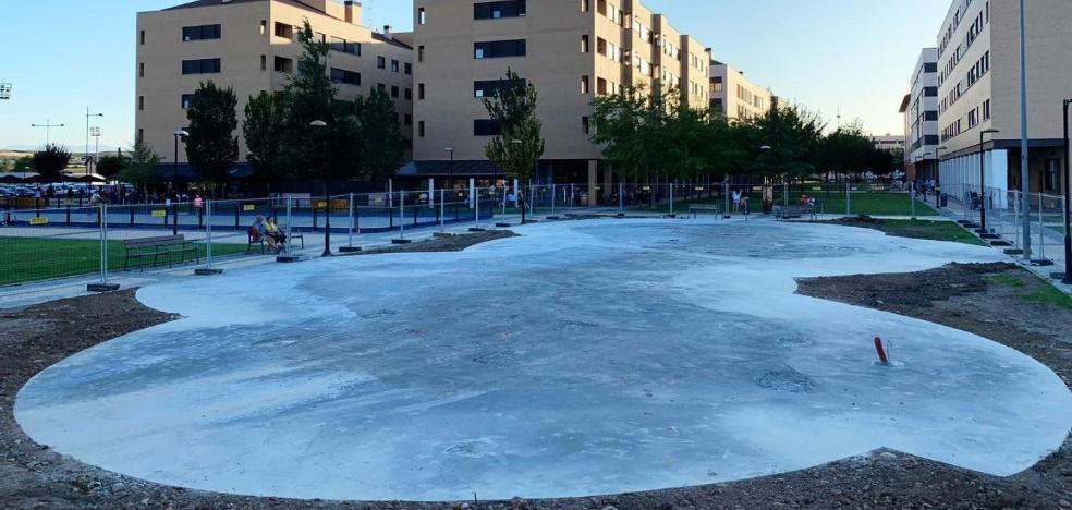 Finaliza la primera fase de las obras en el área de juegos del parque de El Mazo