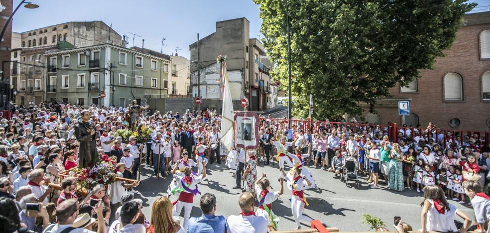 Baile de campanas y albahaca