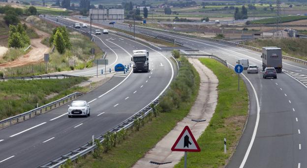 La 'tasa Ábalos' gravaría circular por autovía en La Rioja entre 0,15 y 1,55 euros