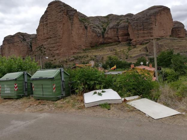 La Guindilla: un colchón en medio del camino