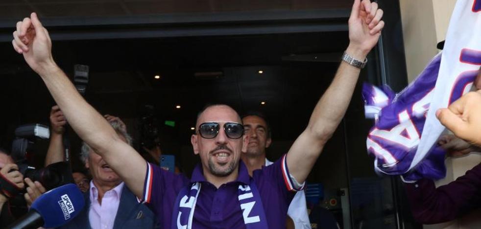 Ribéry encuentra acomodo en la Fiorentina mientras otros ilustres buscan destino