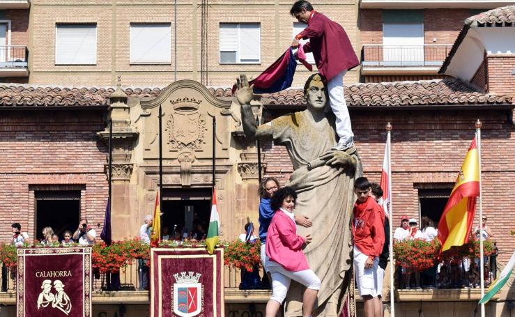 La puesta del pañuelo a Quintiliano en las fiestas de Calahorra