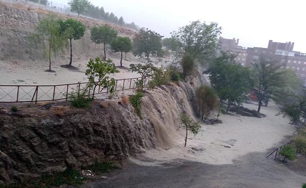 Inundaciones y alertas por las intensas granizadas y tormentas en el centro de España