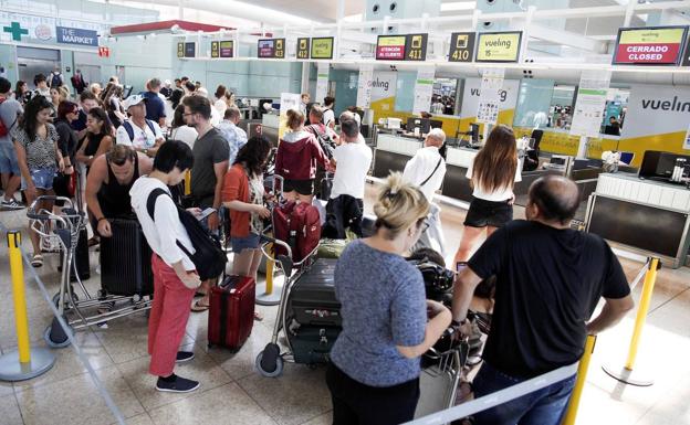 El comité da marcha atrás y dice que mantiene la huelga de Iberia en El Prat