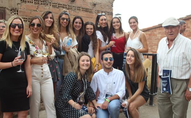 Un millar de personas visita las bodegas tradicionales de Alberite