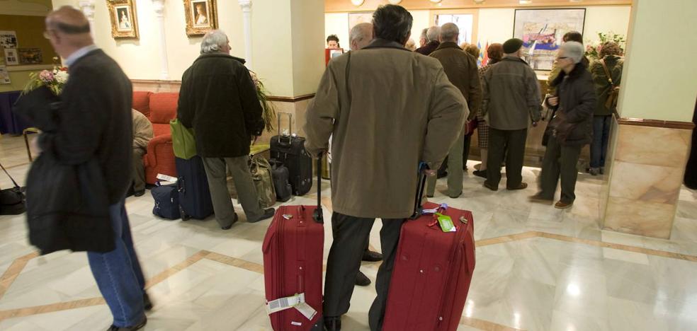 La patronal hotelera judicializa el conflicto por los viajes del Imserso