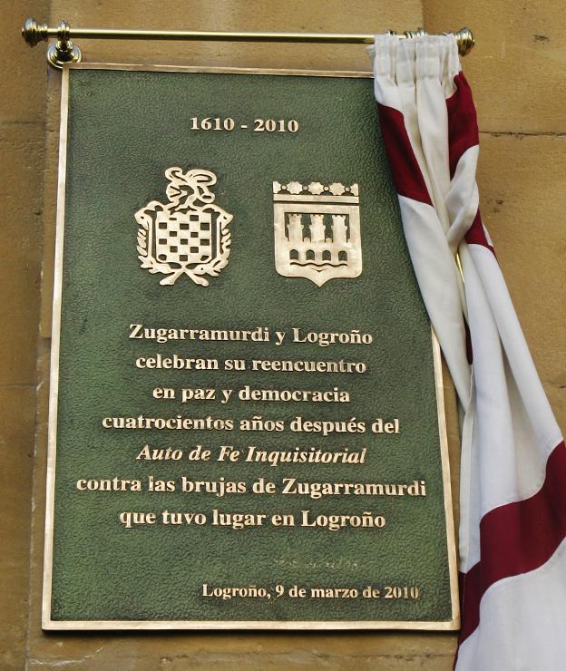 Una placa en Portales que reclama un catalejo