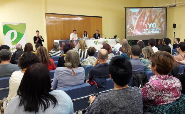 Reinares apuesta por involucrar a toda la sociedad para prevenir el suicidio