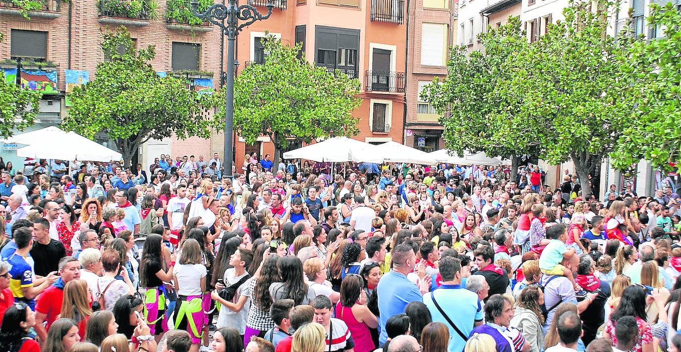 El cohete llama a la fiesta y a la lluvia en Nájera