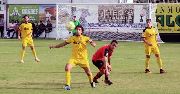 Eduardo da la victoria al River Ebro en El Rollo