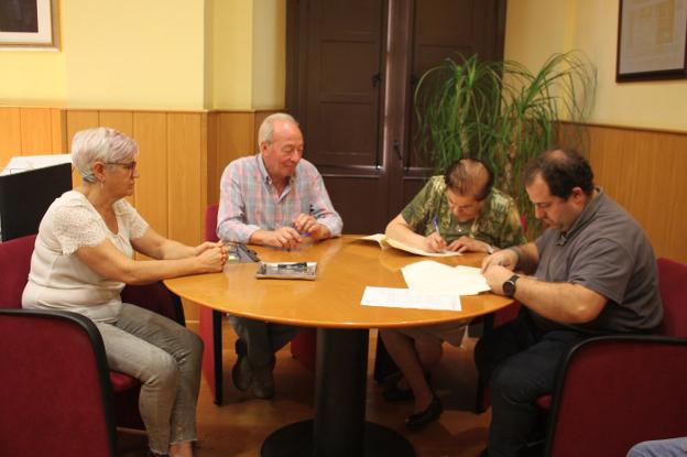 Cáritas atiende a 80 familias cada mes en su programa de atención primaria