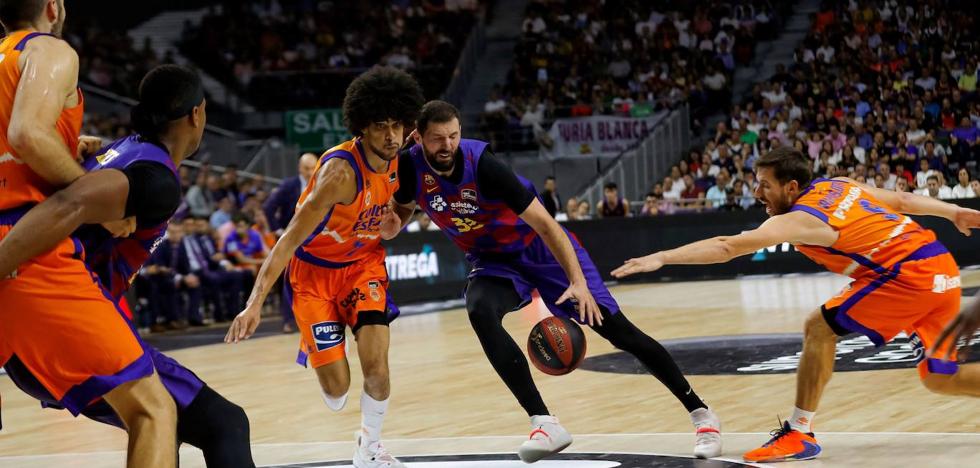 Mirotic y Claver llevan al Barça a la final