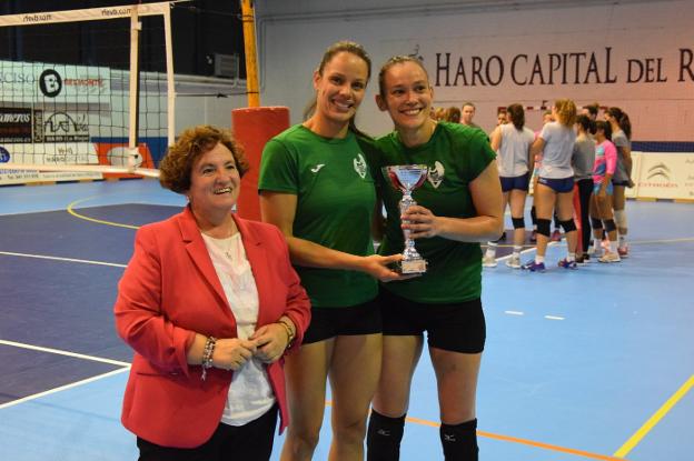 El Voleibol Logroño gana el Memorial Lorena Ojeda