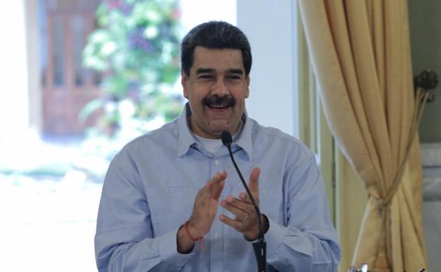 Maduro viaja a Moscú para que Putin apuntale su tambaleante poder