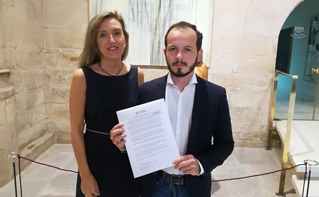 Cs pide al presidente del Parlamento que rectifique su actitud con los medios