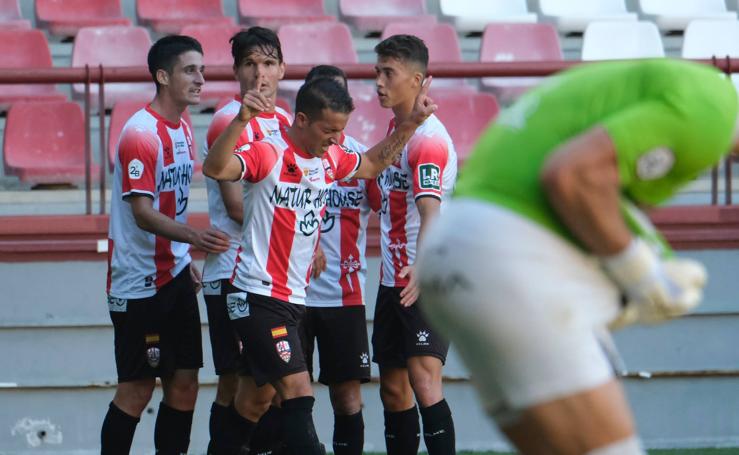 Las fotografías de la goleada de la UDL sobre el Tudelano