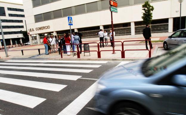 Alumnos de un grado de FP del IES Comercio denuncian la falta de profesores en varias asignaturas