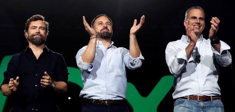 Abascal arenga a su electorado contra un PSOE de «historia criminal»