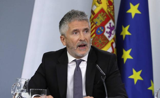 Marlaska condecora al general de la Guardia Civil más beligerante con el «independentismo supremacista» catalán