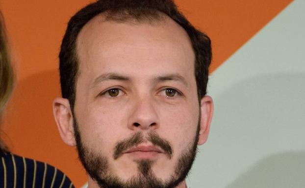 Baena critica que los consejeros no hayan explicado la letra pequeña de sus planes