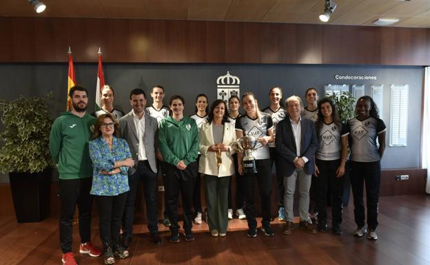 Andreu: «El May Deco es ejemplo de trabajo en equipo y de avance de la mujer»