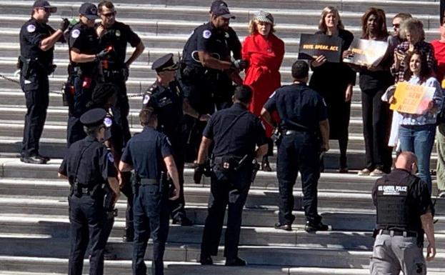 Jane Fonda, detenida por protestar contra el cambio climático