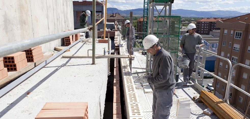 La construcción pierde impulso por la parálisis de la obra pública riojana