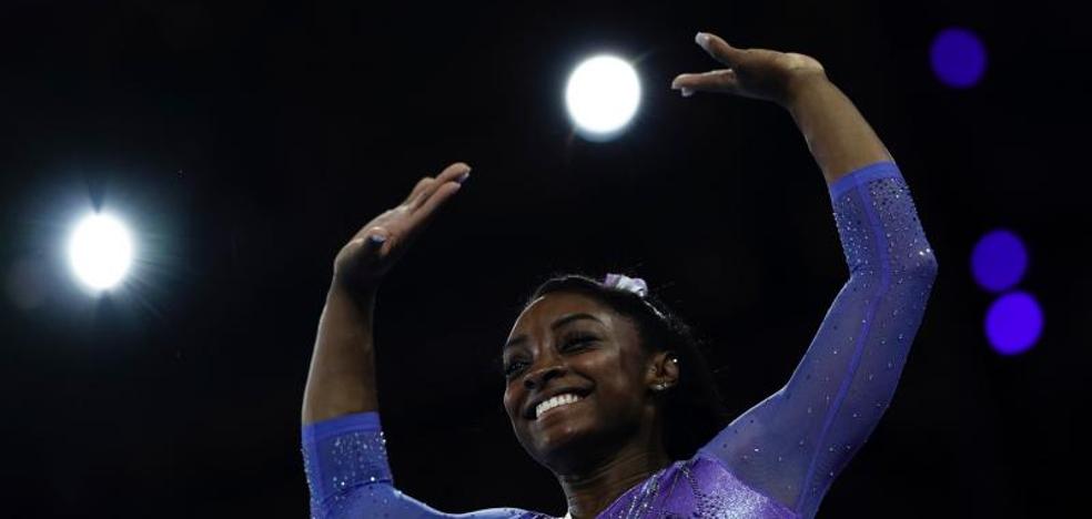 Simone Biles, coleccionista de oros y superviviente