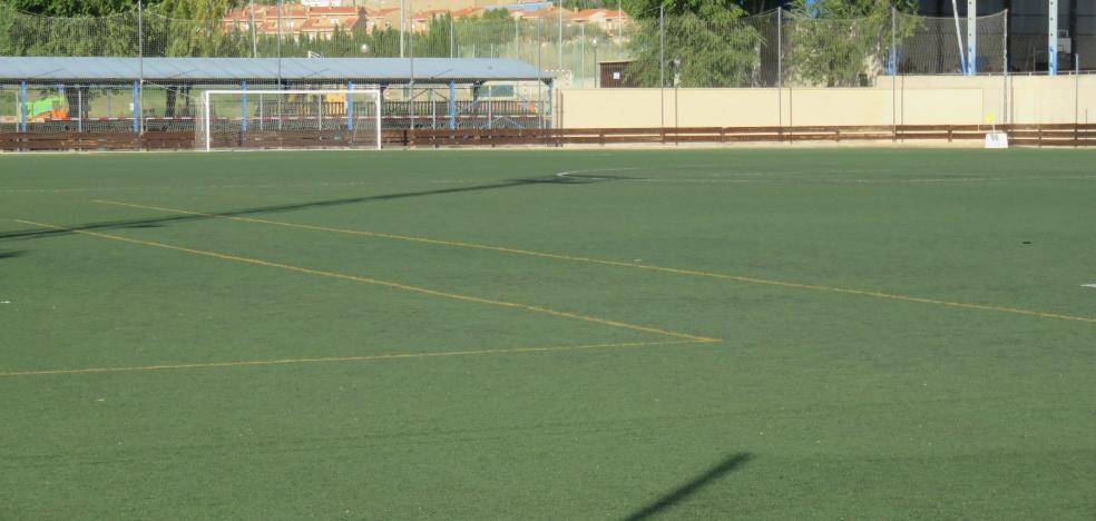 El campo anexo a La Molineta renueva su césped artificial por 300.000 euros