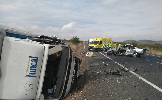 Un muerto y tres heridos en un accidente en la N-232, en Corera