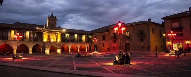 La calceatense plaza de España se vuelve rosa