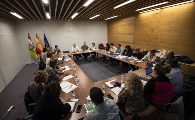 Ocón anula 4 de las 8 comisiones de servicio del Gobierno del PP en funciones