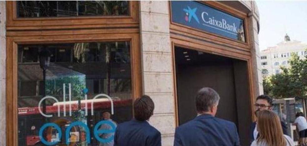 El resultado de CaixaBank cae un 28% por los costes del ERE