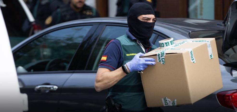 La Guardia Civil vincula a la Generalitat con los CDR acusados de terrorismo