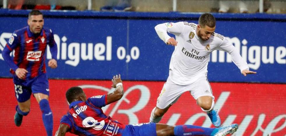 Hazard baila bajo la lluvia en Ipurua