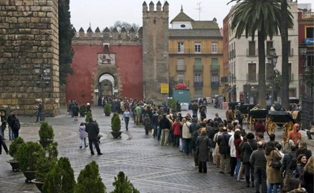 Denunciada una compañía riojana por la reventa de entradas del Alcázar sevillano